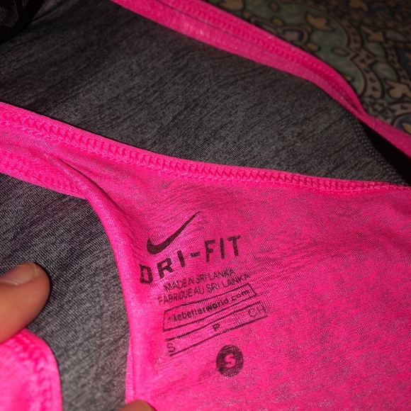 Hot pink Nike top ✨ - Picture 4 of 4